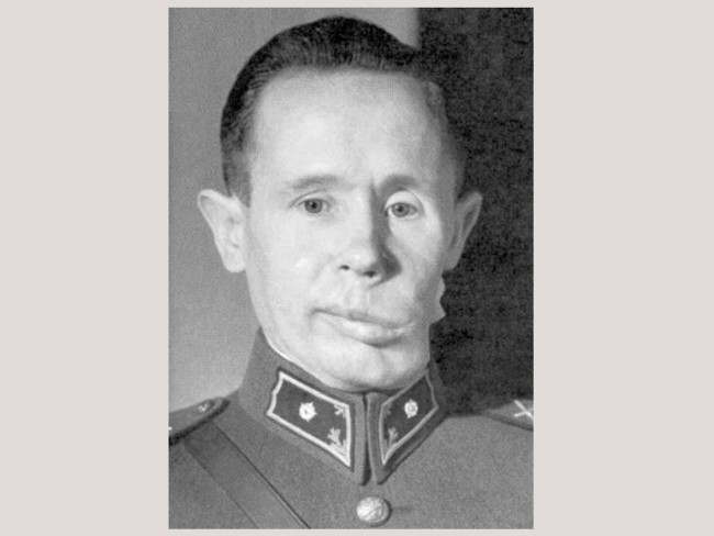 このフィンランド人男性は、500人以上のソ連軍を倒した冬戦争で最も致命的な狙撃手でした...今、彼の物語はベストセラーです