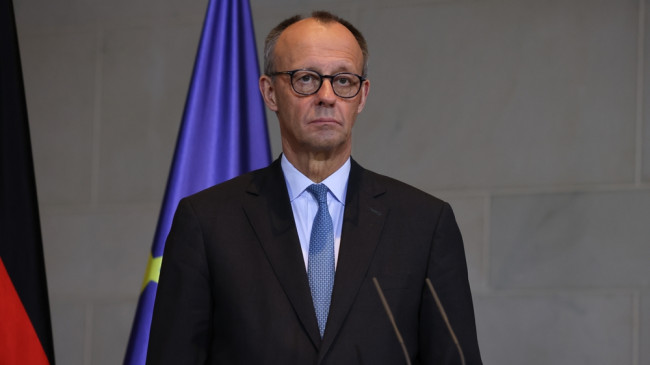 ドイツにおける男性の長期滞在報告義務をめぐる論争