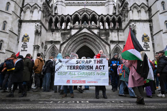 高等裁判所がパレスチナ行動禁止令を違法と判断し、英国政府にとって大きな打撃