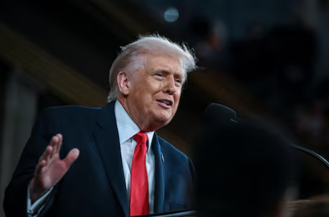 トランプ氏、イラン攻撃の可能性に備えている姿勢を示す