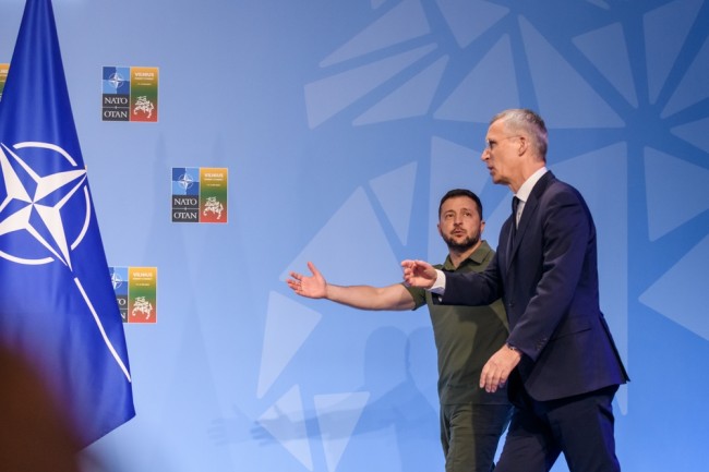ゼレンスキーは戦争終結のためにNATOへの野望を放棄