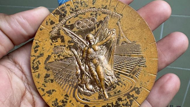パリ2024の銅メダルは、わずか5ヶ月で驚くほど急速に衰えている