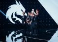 Team SpiritがTeam Falconsを破り、Esports World Cup Dota 2 トロフィーを掲げる