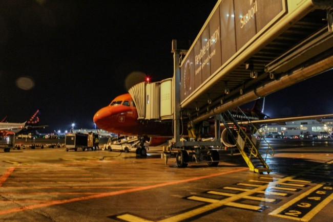 ブリュッセル空港、ドローン目撃事件で閉鎖