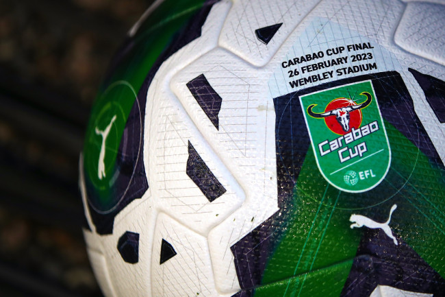 現プレミアリーグ首位のアーセナルとマンチェスター・シティがカラバオカップ決勝で対決