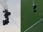 スパイダーカムはサッカーの試合中に地面に落ち、危機を間一髪で回避します