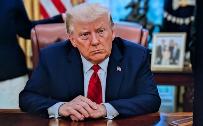 トランプ、エプスタイン文書公開の投票を支持