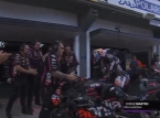 ホルヘ・マルティンがバレンシアGPから引退し、アプリリアの温かい拍手を受けて退場する瞬間
