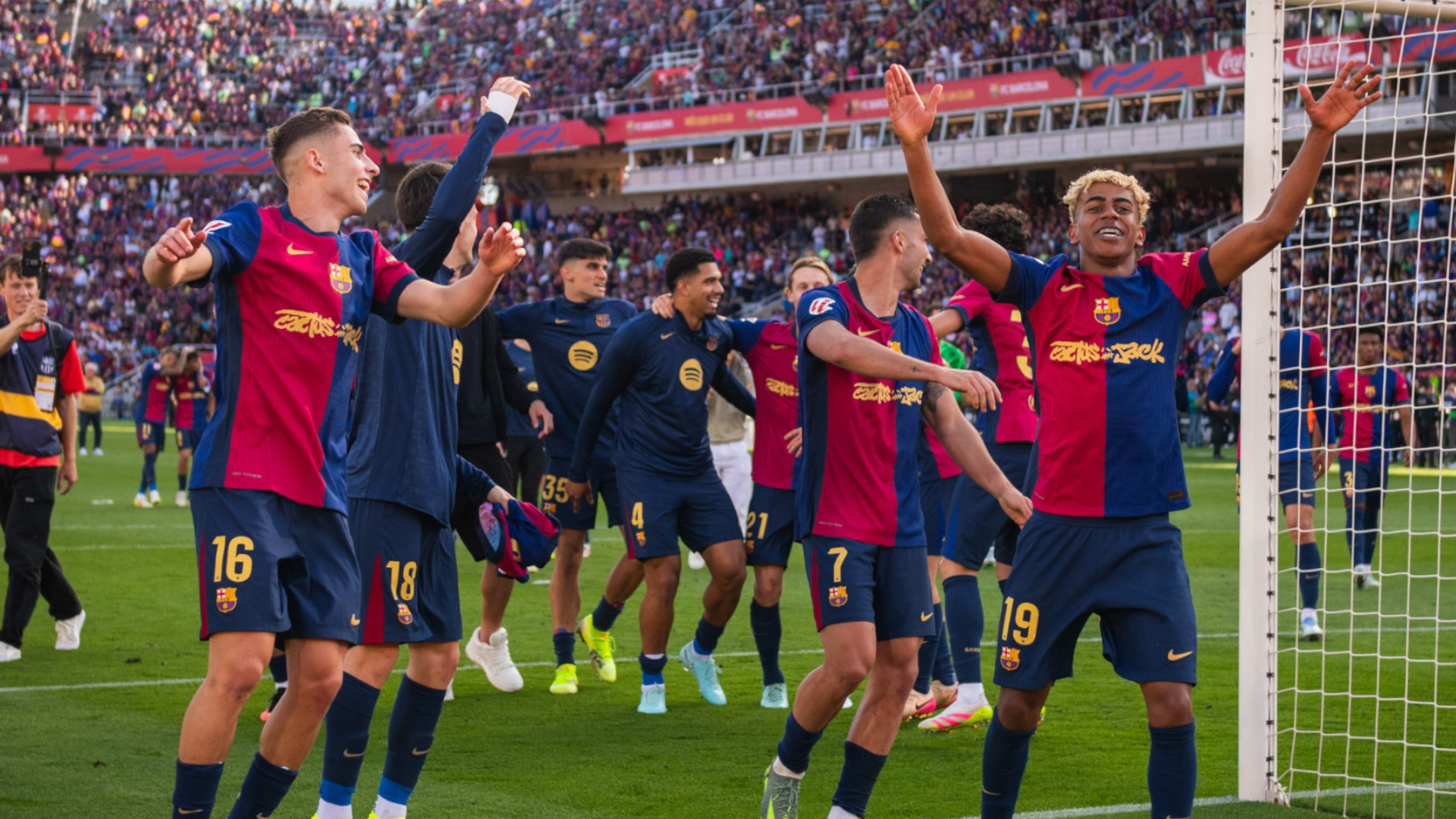 バルセロナがレアル・マドリードに4-3で勝利しリーガ優勝:クラシコ4