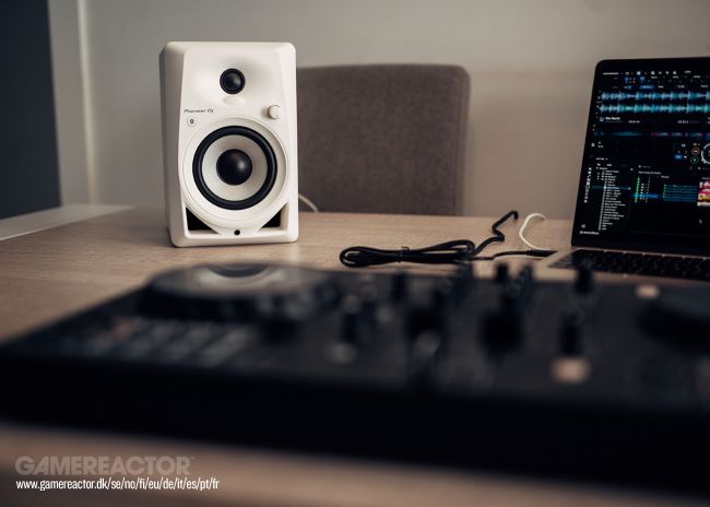 Pioneer DJ DM-40D -BT-W モニタースピーカー