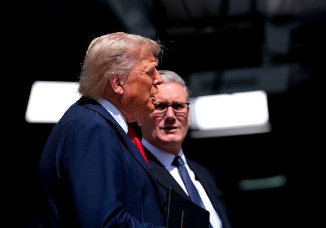 トランプ大統領が王室式典で英国に歓迎