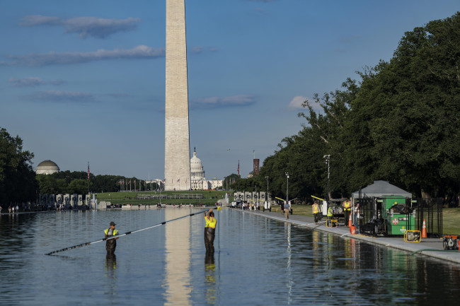 元オリンピアン、ワシントンD.C.の反射池器物損壊容疑で無罪を主張