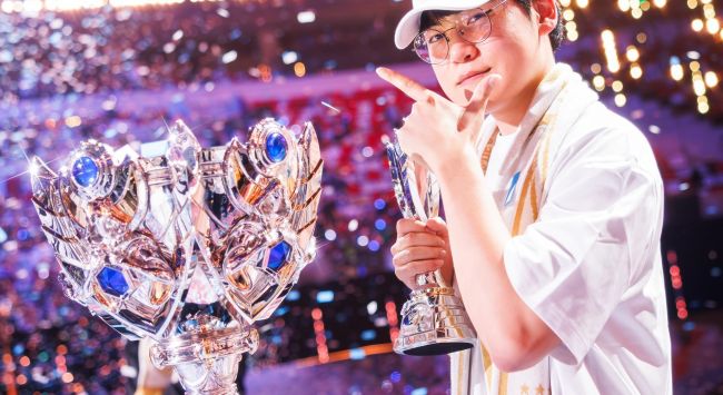 グマユシは7年間のLeague of Legends タイタンと共に過ごした後、T1を離れる