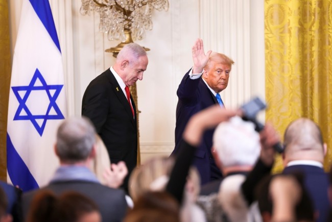 トランプ大統領は、ストリップを離れるガザ住民に5,000ドルを提供