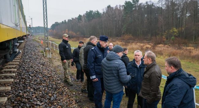 ポーランド:「すべてが示唆している」ロシア情報機関がデブリン・ワルシャワへの「テロ攻撃」の背後にいた
