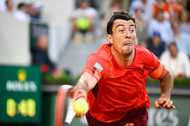 全豪オープンでの大失敗:試合が終わっていないことに気づかずに祝っていた...そして、そして失われた