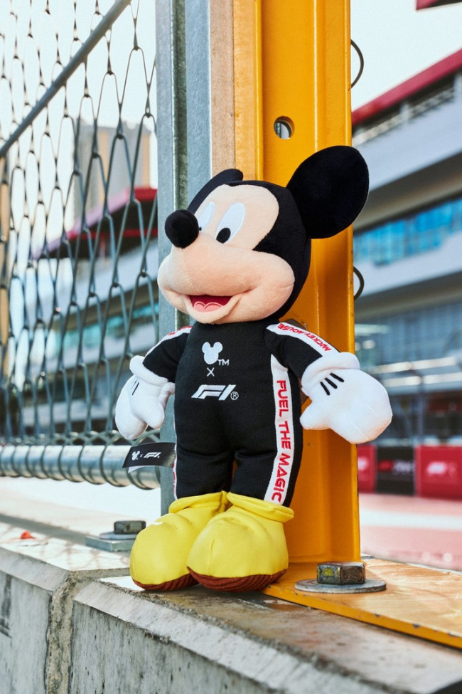 ディズニーとフォーミュラ1がウェブトゥーン、グッズ、体験との提携を