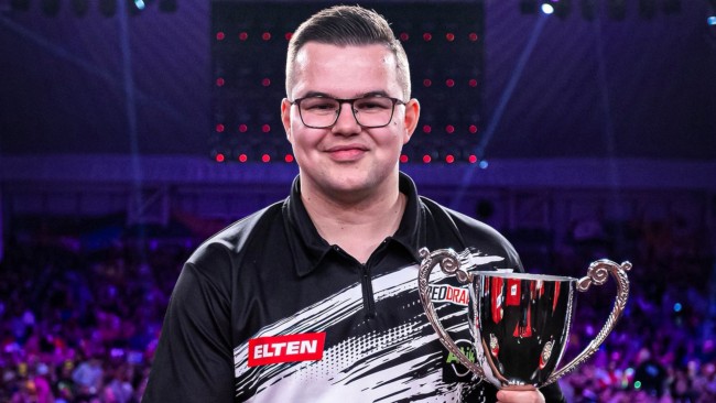 ジャン・ファン・フェーンがPDC世界選手権でルーク・ハンフリーズを圧倒し、リトラーを準決勝進出に導きました