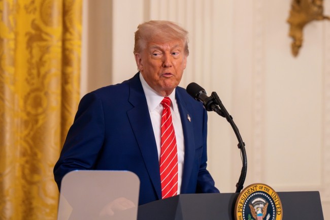 ロシアの無人機によるポーランド侵攻にトランプ大統領が反応:「どうぞ!」