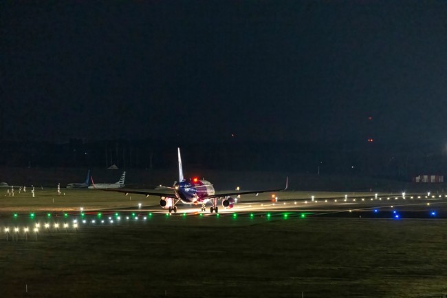 リトアニア、未確認物体が空域に侵入した後、ビリニュス空港とベラルーシ国境を閉鎖