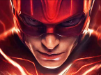 エズラ・ミラーは引き続き The Flash をプレイします。