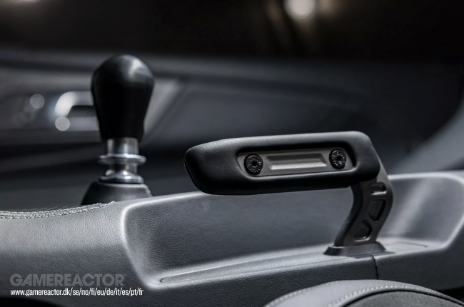 これは真新しいRTRマスタングスペック5です