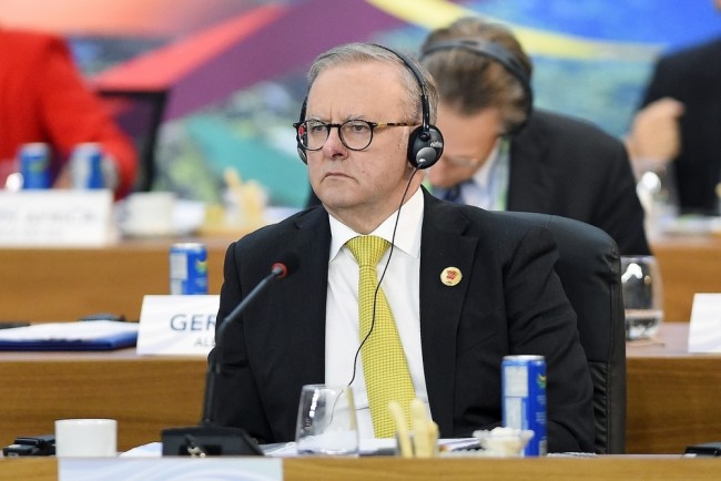 オーストラリアはニューエイジ禁止令のもとで約500万のティーン向けソーシャルメディアアカウントをブロックしました