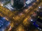 ロシアはセルビアの抗議行動の背後に外国の干渉を疑っている