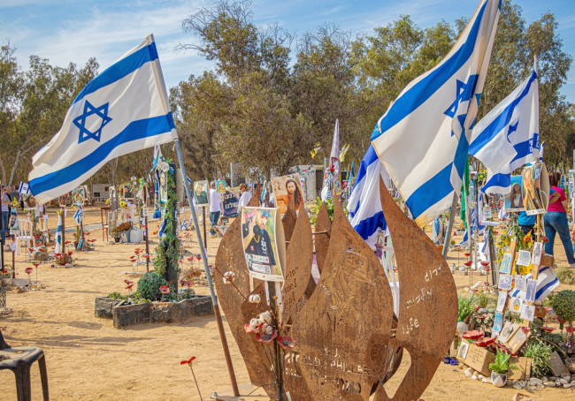 イスラエル側は2023年10月の攻撃から844日後に人質時計を停止