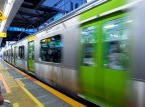 停電により東京の通勤鉄道は停止状態に陥ります