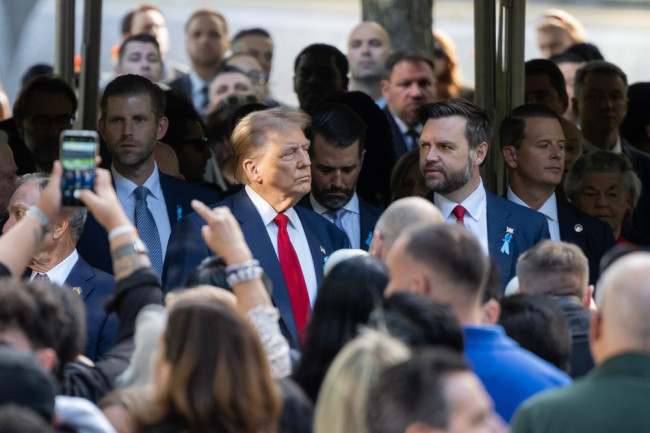 トランプ、ミネアポリス銃乱射事件をめぐってヴァンスと決別