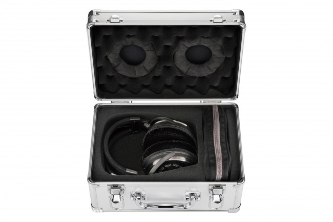 オーディオテクニカATH-ADX7000は、日本のブランドのこれまでで最も豪華なヘッドホンです