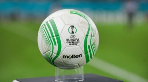 最終試合前のカンファレンスリーグ順位とノックアウトステージ進出の数学的成績