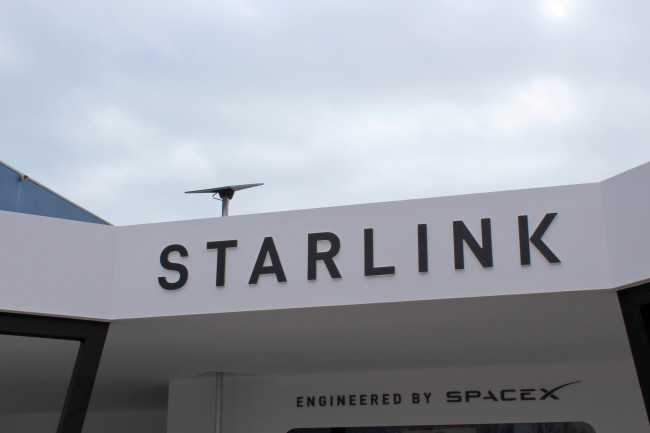 イーロン・マスクは、Starlinkが10年以内に世界のインターネットの大部分を供給できると考えています