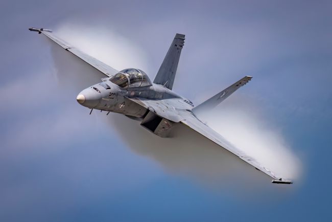 F/A-XX は、パイロットが搭乗した海軍最後の戦闘機になるかもしれませ