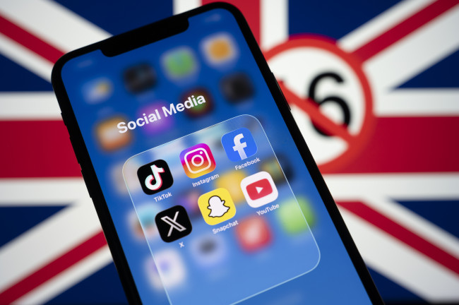 YouTube、TikTok、Instagram、Facebook 、X、Snapchatはすべて英国の16歳未満のソーシャルメディア禁止措置に含まれています