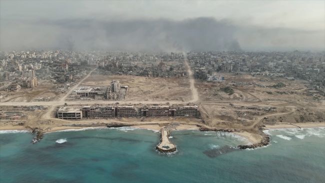 イスラエルは火曜日にガザで空爆で91人が死亡した後、停戦を再開すると発表した