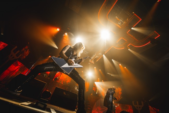 ジューダス・プリーストがオジー・オズボーンにオマージュを捧げてチャリティー版の『ウォー・ピッグス』