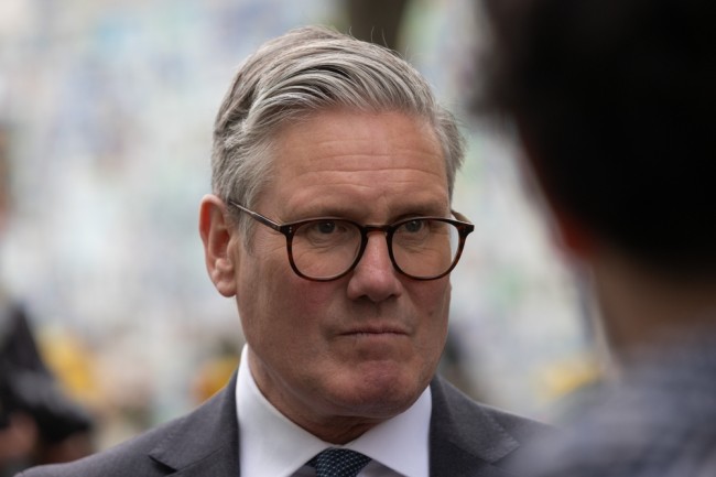 スターマー:「NATOの集団安全保障を追求するために同盟国に関税を課すのは完全に間違っている」