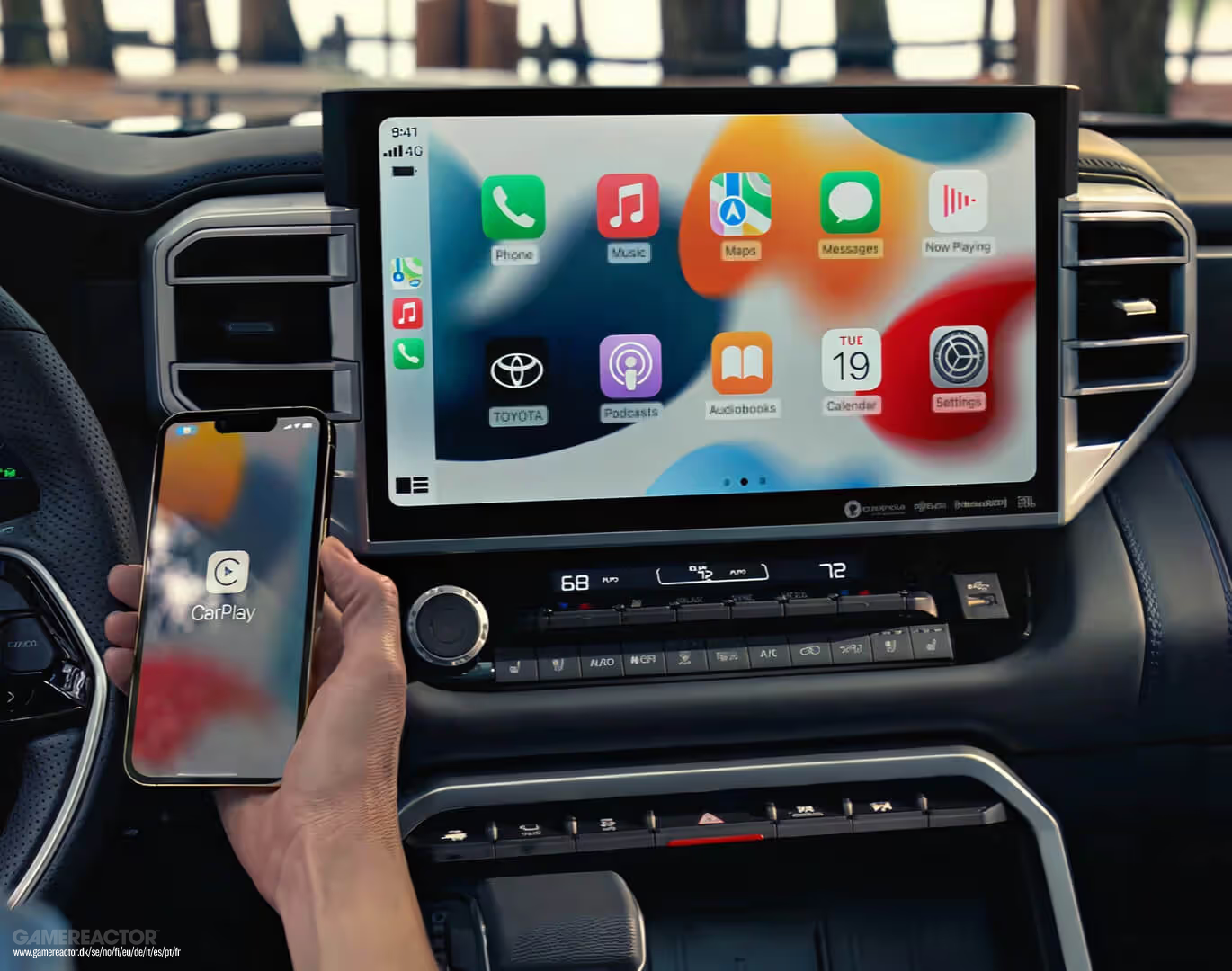 NetflixとYouTubeはAndroid AutoとApple CarPlayへと進出予定です 