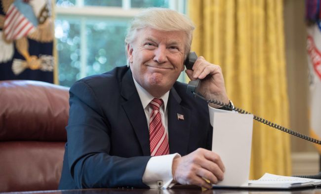 トランプはプーチンと話したことを明かす:「彼は人々が死ぬのをやめたい」