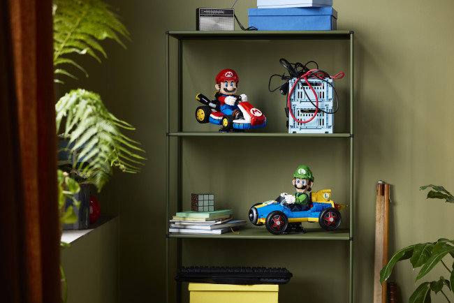ルイージがマッハ8セットでレゴマリオカートの扱いを受ける