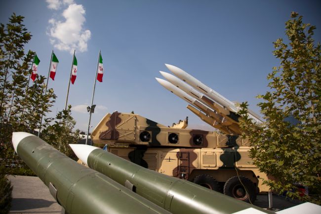 イランは、アメリカが爆撃を再開すれば紛争を地域を超えて拡大すると脅している