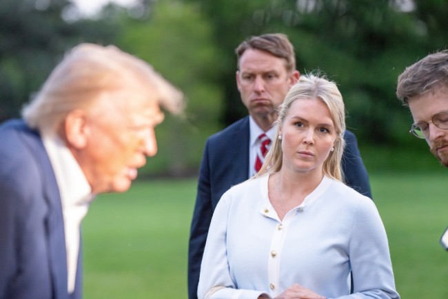 トランプ氏は、グリーンランド獲得のために軍事力は「常に選択肢の一つ」だと述べています