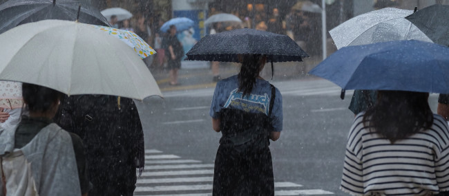 日本当局、台風バビの上陸に先立ち警報を発令