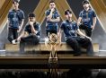 eスポーツワールドカップ:Team Liquid PHがMobile Legends Bang Bang Mid Season Cupトロフィーを掲げる