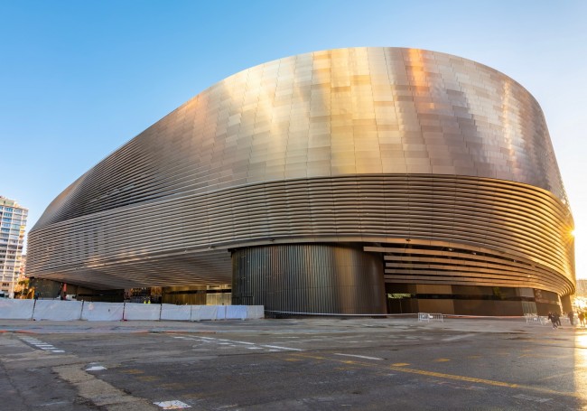 レアル・マドリード、ベルナベウとの新たな挫折に見舞われる:マドリード高等裁判所、新駐車場の建設を阻止