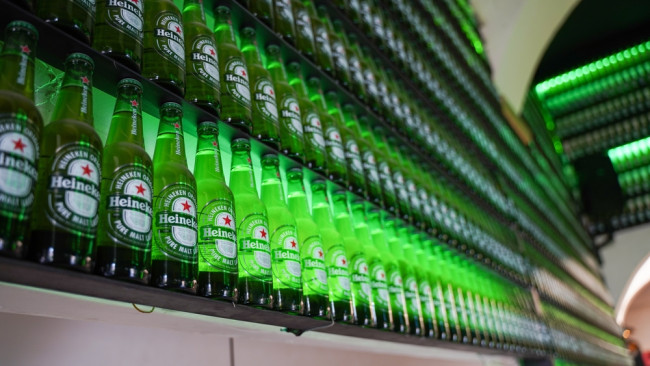 ビール需要減少を受けてハイネケンが6,000人の雇用削減を発表