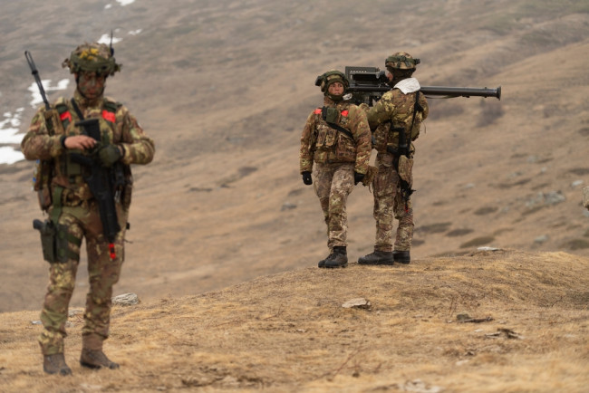 イタリアは大規模な軍勢拡大で10万人の兵力増強を検討している