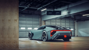 こちらが新しいレクサスLFAコンセプトです